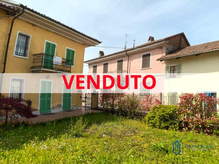 Casa con 6 locali in vendita in Via Roma, Berzano di San Pietro