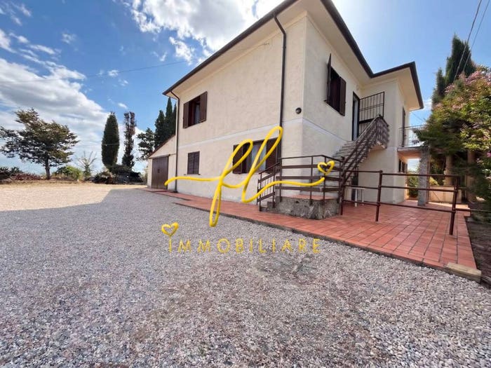 Appartamento con 5 locali in vendita in Via della Madonna, Casale Marittimo