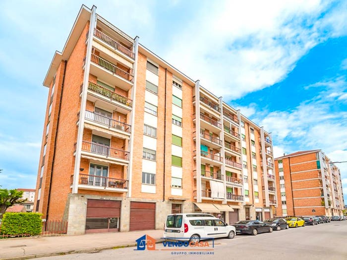 Appartamento quadrilocale in vendita in Via Luigi Einaudi, Centro, Carmagnola