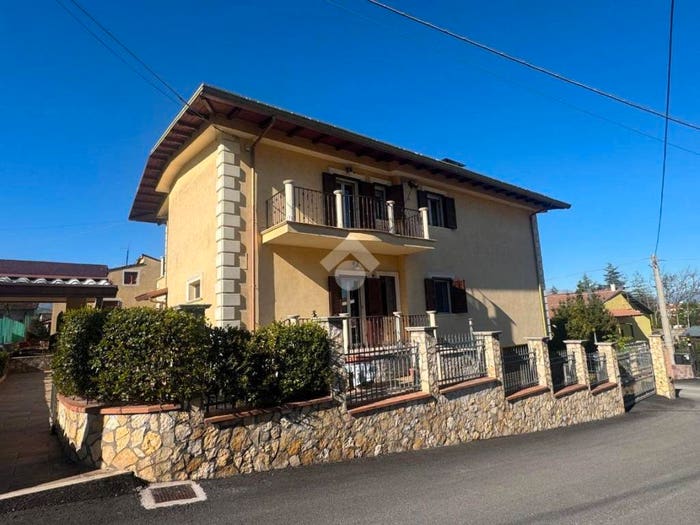 Casa con 6 locali in vendita in Via Olindo Guerrini, Centro, Avezzano