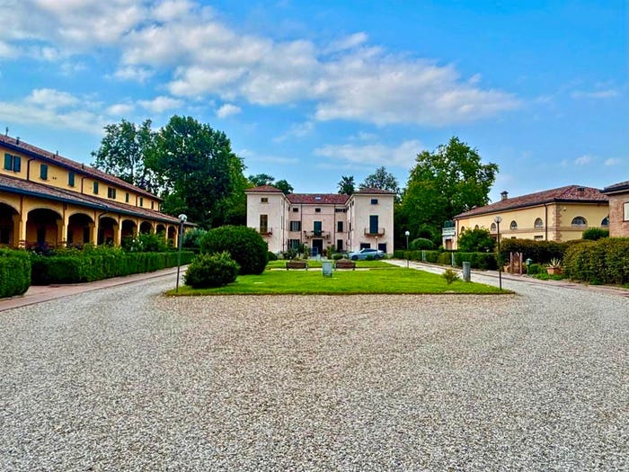 Appartamento trilocale in vendita in Strada Lemignano, Molinetto Spezia, Parma