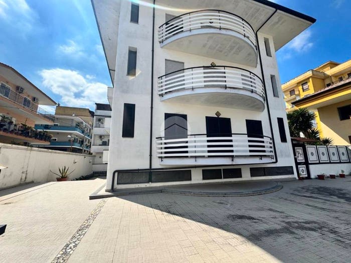 Appartamento quadrilocale in vendita in Via Colonne, Giardini Oasi Sacro Cuore, Giugliano in Campania