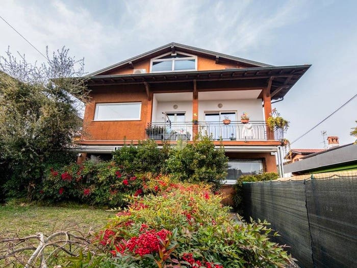 Casa quadrilocale in vendita in Via Marconi, Ambivere