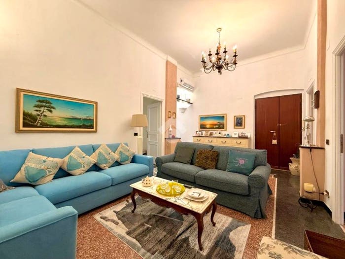 Appartamento con 5 locali in vendita in Corso Torino, Foce, Genova
