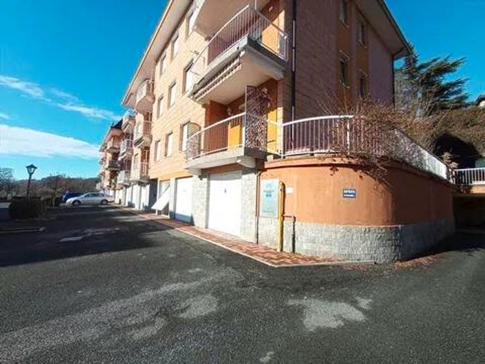 Appartamento quadrilocale in vendita in Strada Cappellette No Number, Centro, Ovada