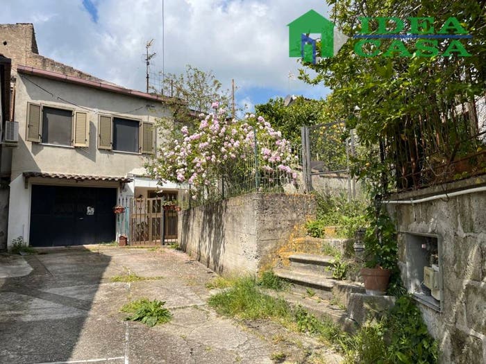 Casa trilocale in vendita in Via Anziani, Centro, Piana di Monte Verna