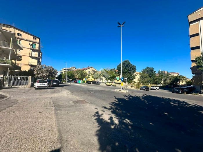 Appartamento quadrilocale in vendita in Via leonida repaci, Semicentro Giovanni paolo, Crotone