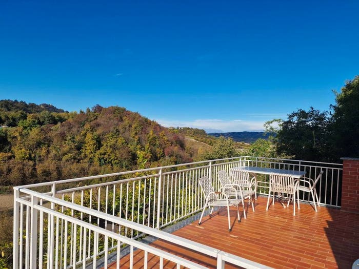 Casa con 6 locali in vendita in Via Castello, Serralunga di Crea