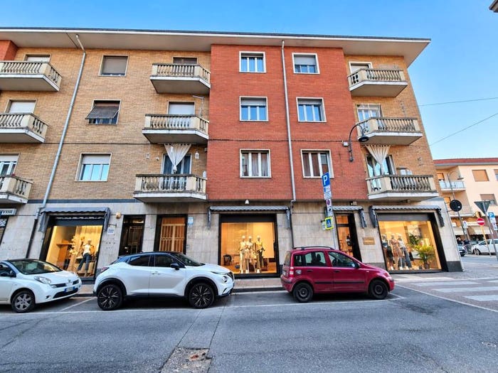 Appartamento con 5 locali in vendita in Via Carlo Alberto, Centro, Leinì