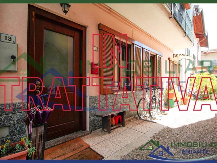 Appartamento trilocale in vendita in Via dei Celsi, Arnate, Gallarate