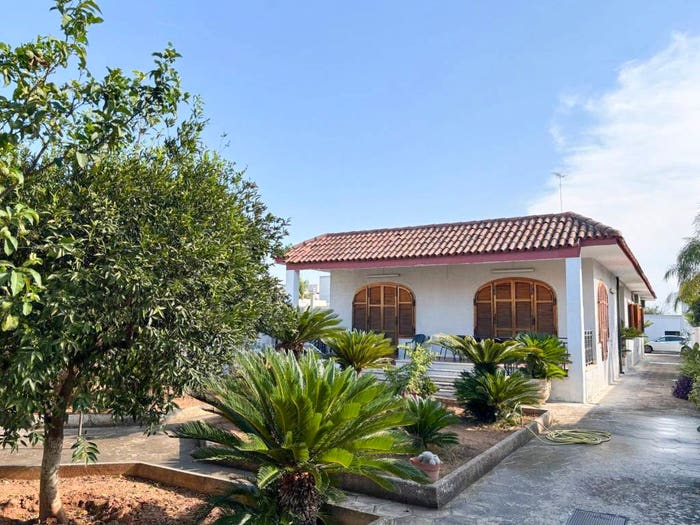 Casa con 6 locali in vendita in Via Michelangelo Buonarroti, Centro, San Pietro Vernotico