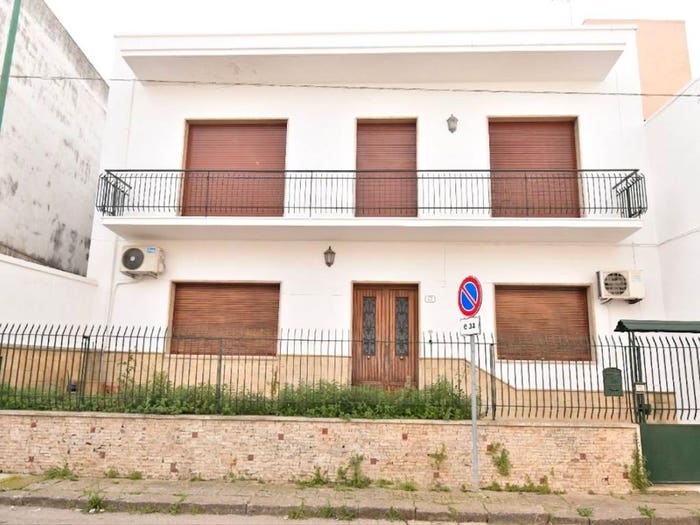 Casa con 6 locali in vendita in Via Giuseppe Garibaldi, Copertino