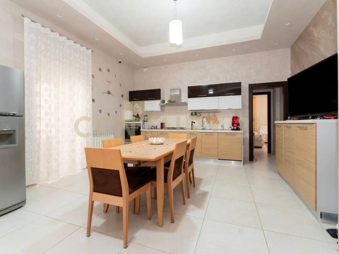 Casa con 6 locali in vendita in Viale della Regione, Motta Sant'Anastasia