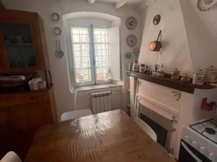 Casa con 6 locali in vendita in Via Porta di Sotto, Ortonovo, Luni