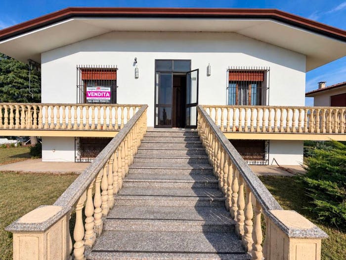 Casa con 6 locali in vendita in Baruchella, Giacciano con Baruchella