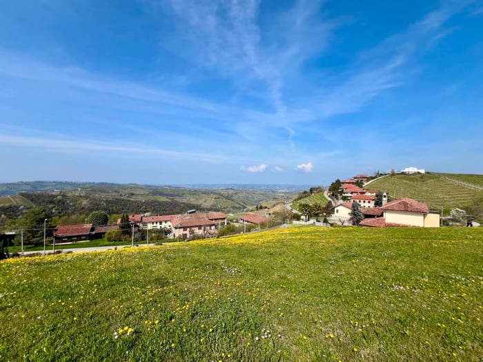 Casa con 6 locali in vendita in Via Cappelletto, Treiso