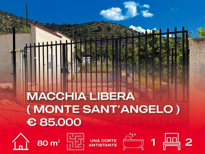 Casa quadrilocale in vendita in Via Madonna della Libera, Monte Sant'Angelo