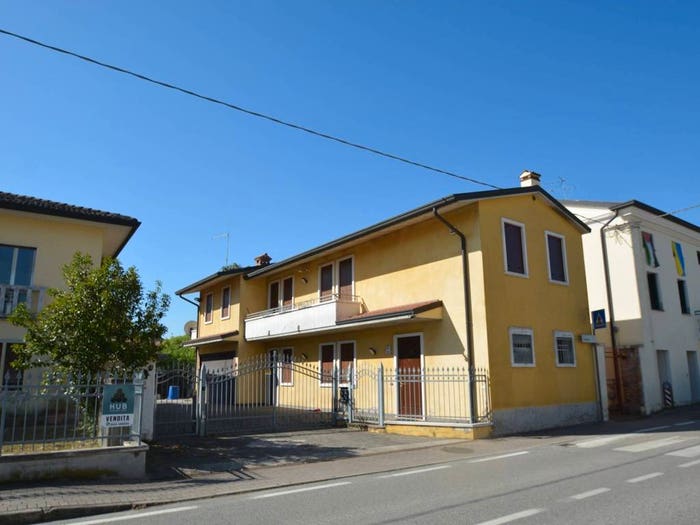 Casa con 5 locali in vendita in Via Camillo Benso di Cavour, Centro, Costabissara