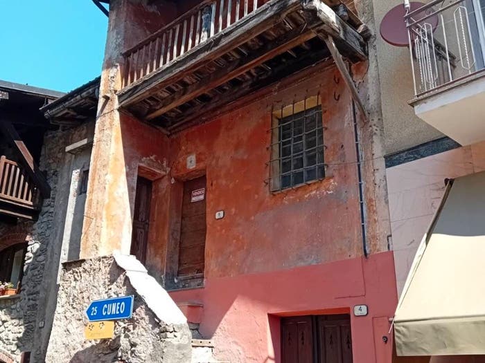Appartamento trilocale in vendita in Via Roata, Entracque