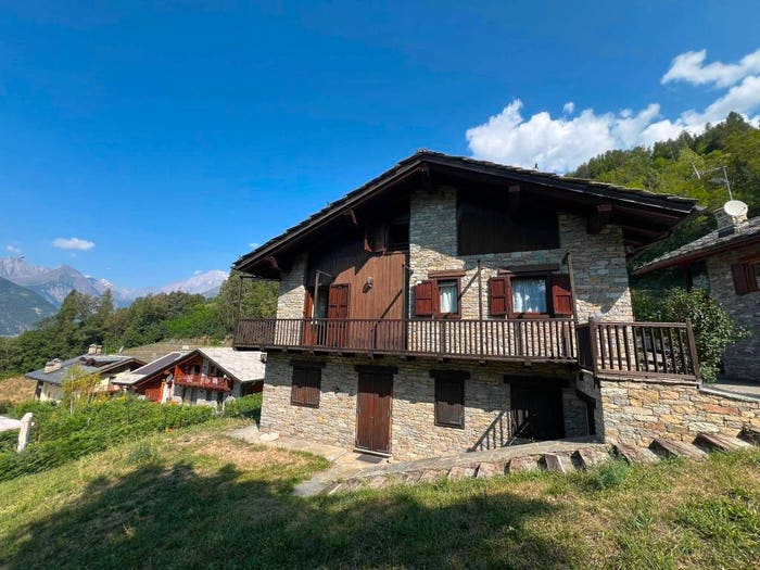 Appartamento quadrilocale in vendita in Località Prariond, Centro, La Salle