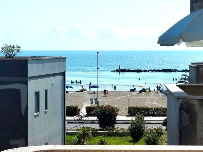 Appartamento quadrilocale in vendita in Lungomare Italia, Villa Rosa, Martinsicuro