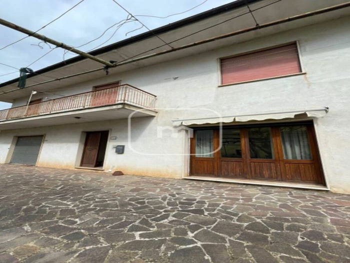 Casa con 6 locali in vendita in Via Guglielmo Marconi, Centro, Artena