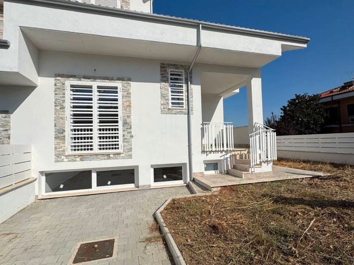 Casa con 6 locali in vendita in Via Madonna della Pace, Setteville Nord, Guidonia Montecelio