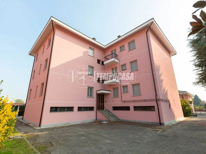 Appartamento quadrilocale in vendita in Via Armando Diaz, Centro, Crespiatica