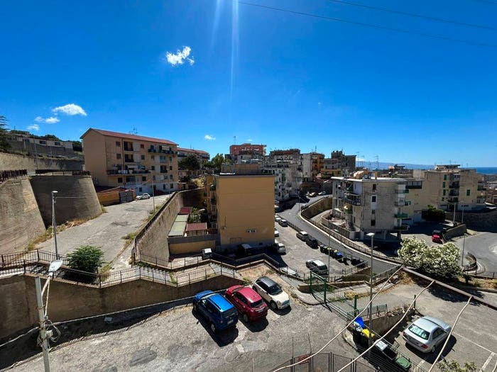 Appartamento quadrilocale in vendita in Via M, Gazzi, Messina