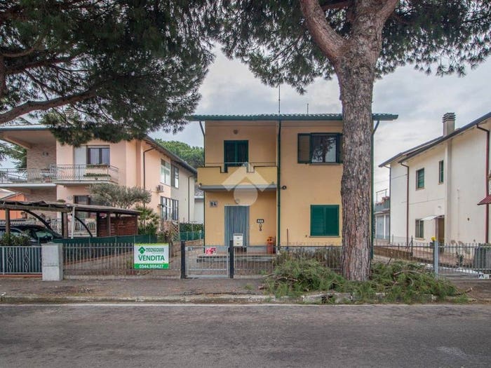 Casa con 6 locali in vendita in Via Malva Sud, Pinarella, Cervia