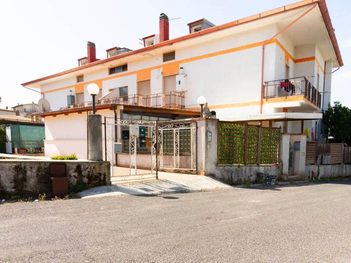 Appartamento trilocale in vendita in Via Caceres, Norma