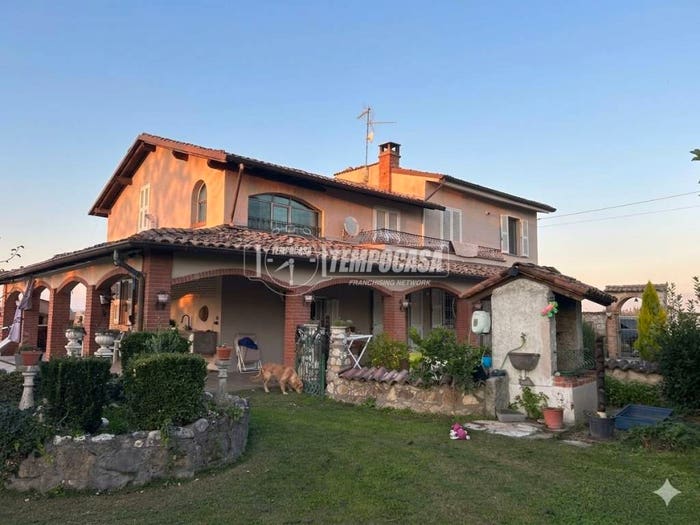 Casa con 5 locali in vendita in Via Canova, Centro, Verrua Po