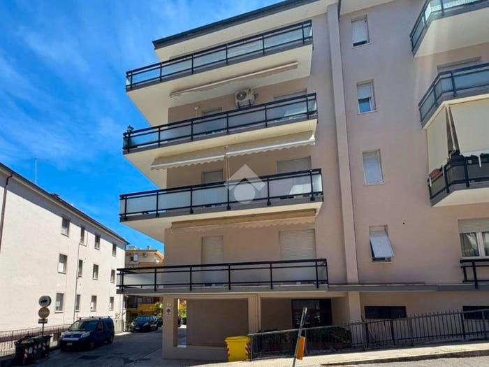 Appartamento con 5 locali in vendita in Via Colle Verde, Tavernelle, Ancona
