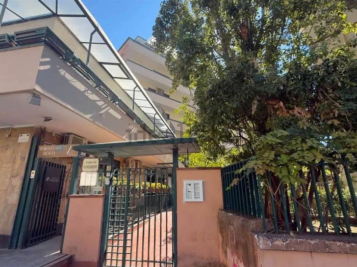 Appartamento quadrilocale in vendita in Via Delle Ville, Centro Storico Corso Trieste, Caserta