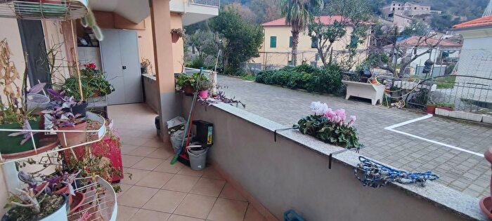 Appartamento trilocale in vendita in Loano