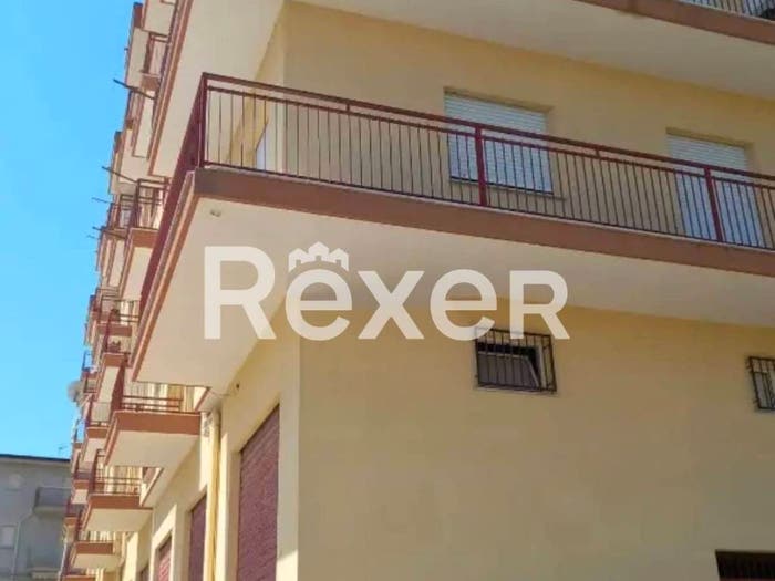 Appartamento con 6 locali in vendita in Via Enrico de Nicola, Aragona