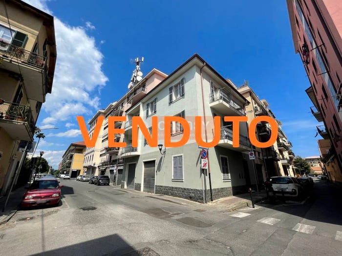 Casa con 6 locali in vendita in Via Vecchia Morella, Centro, Albenga