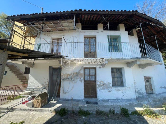 Casa trilocale in vendita in Località Deiro Inferiore, Centro, Cuorgnè
