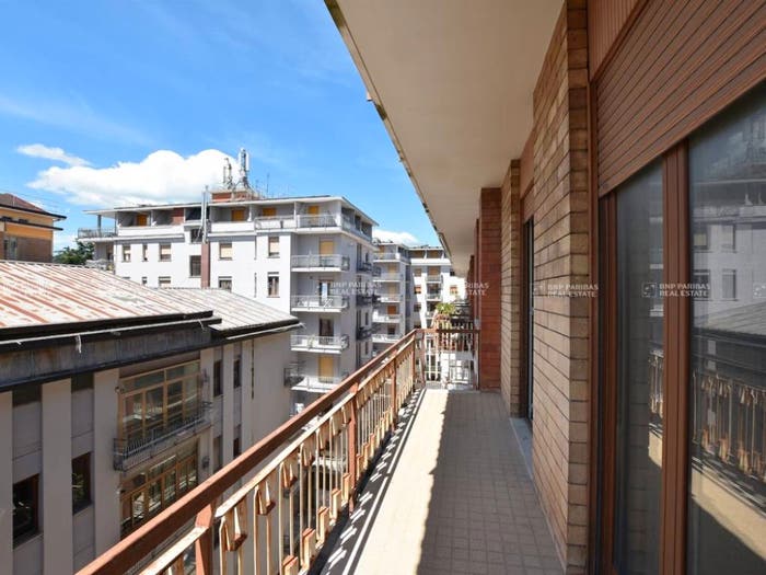 Appartamento con 5 locali in vendita in Via Tagliamento, A Annarumma A Gasperi F Tedesco, Avellino