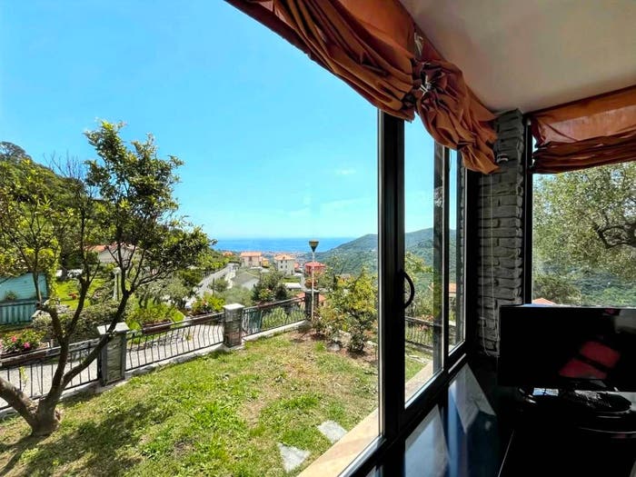 Casa con 6 locali in vendita in via dei caduti, Aigo, Leivi