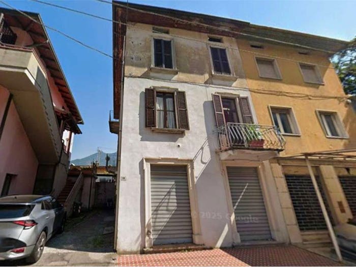 Casa con 6 locali in vendita in Via Vittorio Veneto, Piamborno, Piancogno
