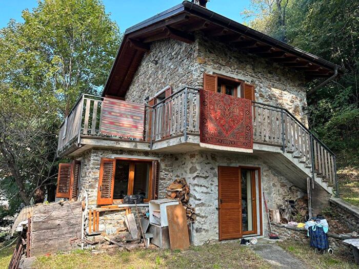 Casa trilocale in vendita in Località Busé, Bellano