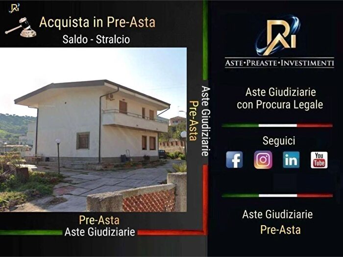 Appartamento con 6 locali in vendita in via dei Conti Falluc C, Santa Maria, Catanzaro