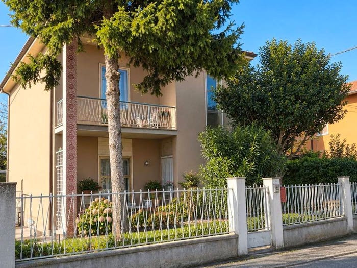 Casa con 5 locali in vendita in Via Enrico Fermi, Centro, Forlimpopoli