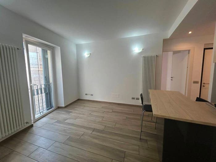 Appartamento bilocale in vendita in Via Roma, Centro, Binago