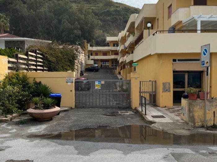 Appartamento quadrilocale in vendita in Via del Mare, Ortoliuzzo San Saba, Messina