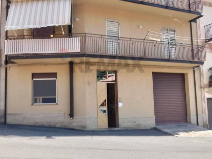 Casa con 6 locali in vendita in VIA VITTORIA, Santa Domenica Vittoria