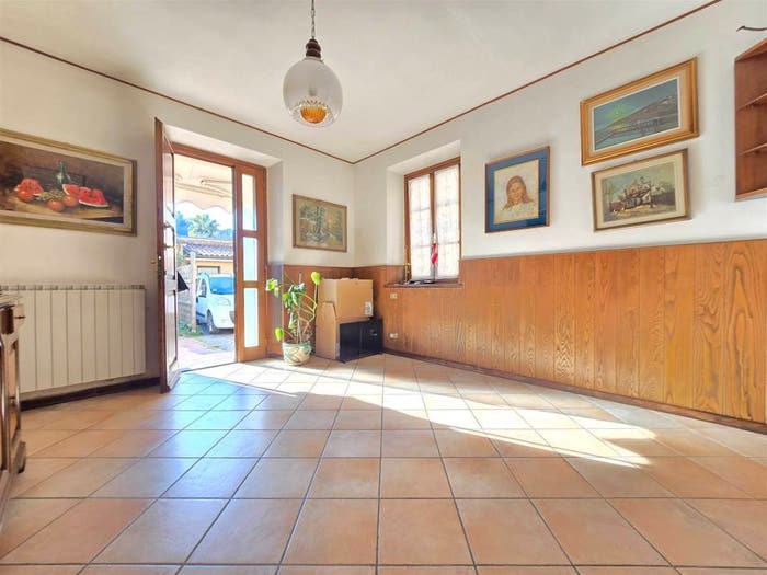 Casa con 6 locali in vendita in Camaiore Paese, Camaiore