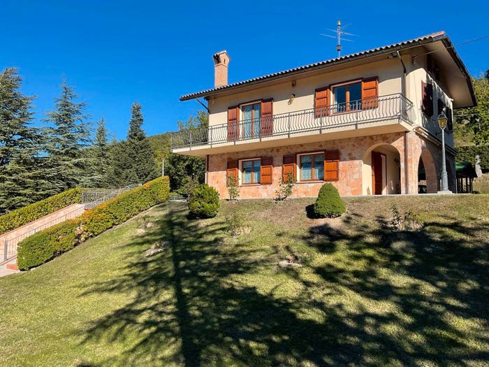 Casa quadrilocale in vendita in Fiastra