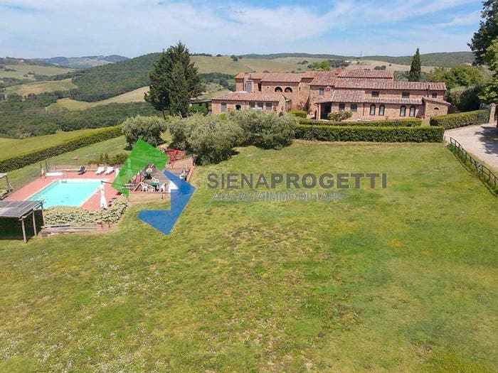 Casa con 6 locali in vendita in Casole d'Elsa